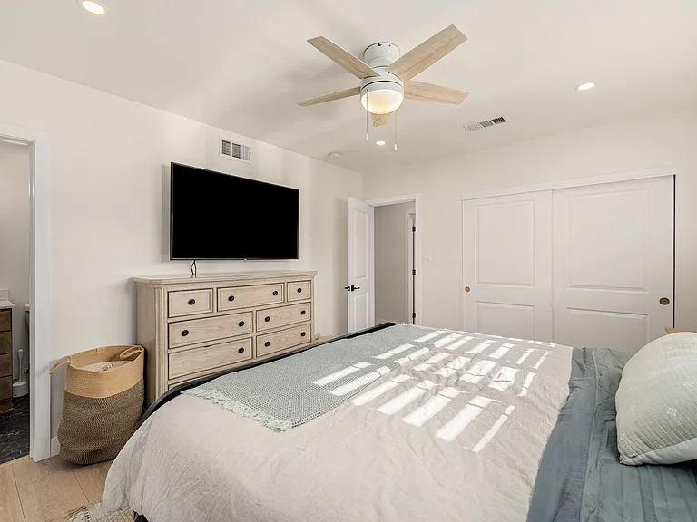 16229 Janine Dr — Photo 33