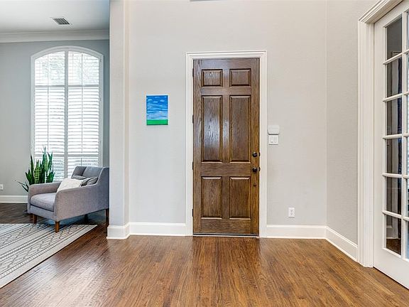 3rd image of 5897 Willoughby Ln
