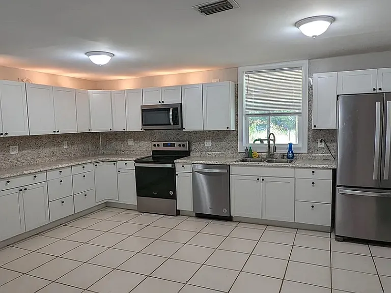 1620 Wichita Blvd SE — Photo 1
