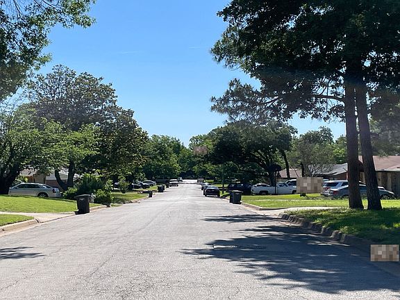 3rd image of 7425 Kell Dr