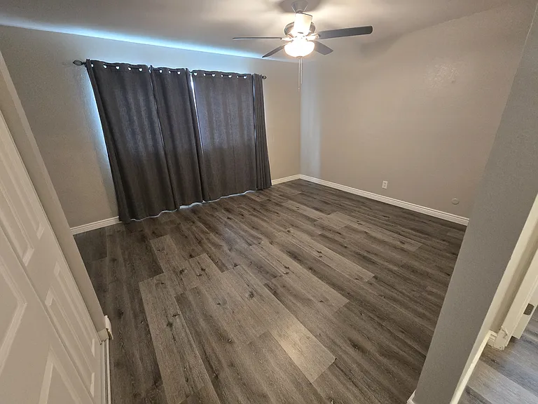 1454 Emerald St — Photo 24