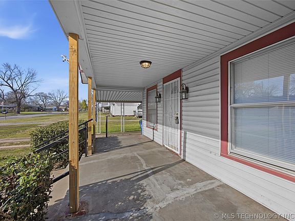 4th image of 920 S Price Ave