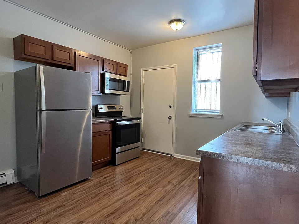Jade Apartments