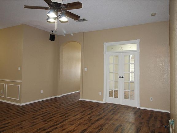 4th image of 645 Creekview Dr