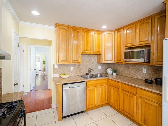 5th image of 280 Village Way