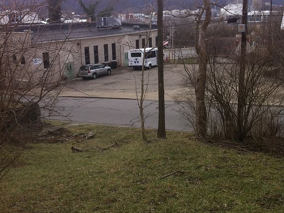 4th image of 628 Steiner Street