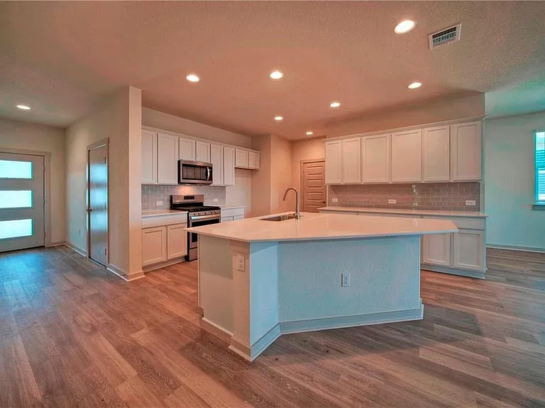 7920 City Top Blvd — Photo 8