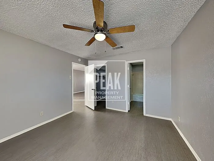 2710 Saint George Pl — Photo 12