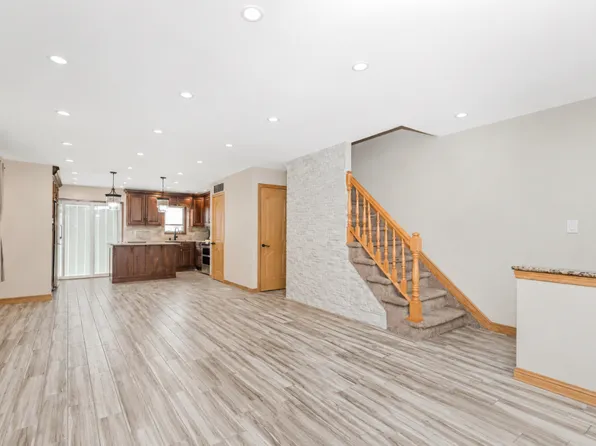 2248 East 70th Street image 1 of 20