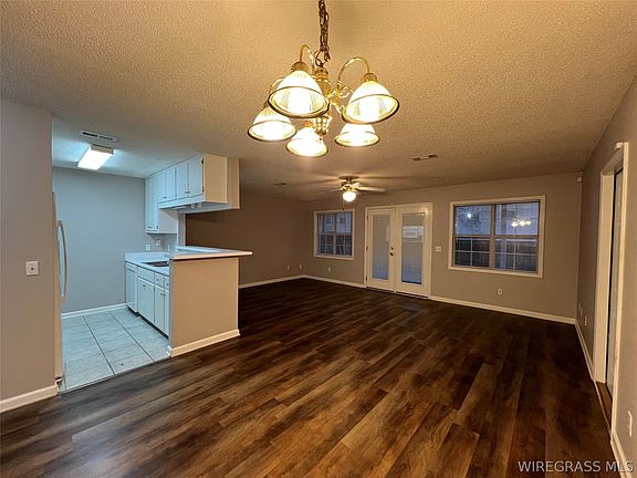 4th image of 159 Commons Dr