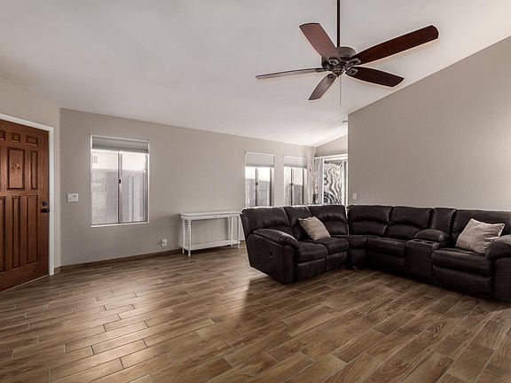 3rd image of 4327 E Siesta Ln