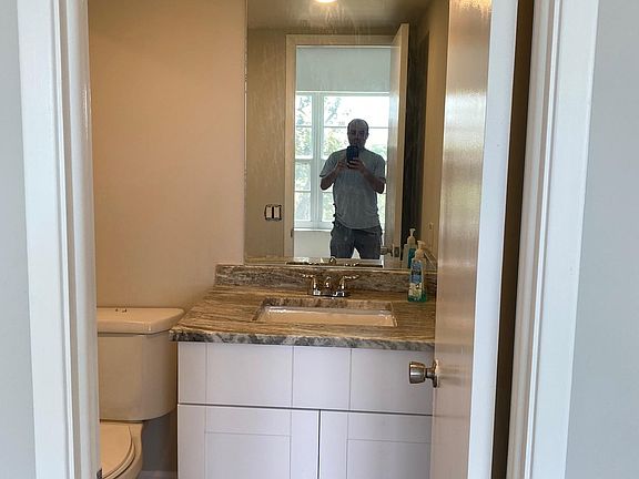 4th image of 3300 N Palm Aire Dr #1