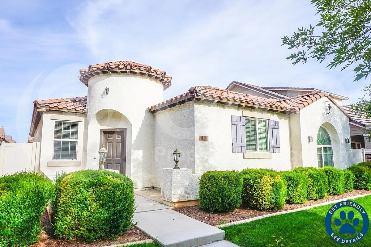 3 bed, 2.0 bath, 1802 sqft, $2,299 — Photo 1