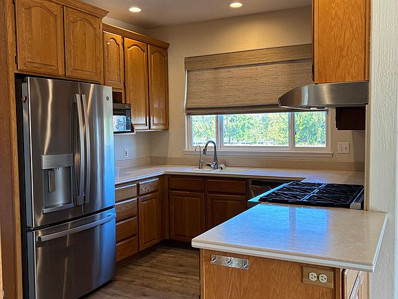 5th image of 1100 Leveroni Rd
