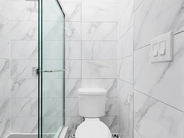 209 Jefferson Avenue image 7 of 9