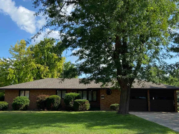 209 W 6th St, Ellinwood, KS 67526
