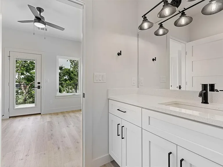 8507 Hathaway Dr #B — Photo 22