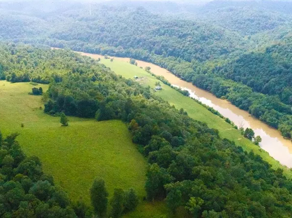 8865 Old Landing Rd, Irvine, KY 40336