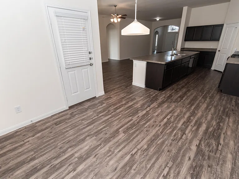 Clover Shore Dr — Photo 9