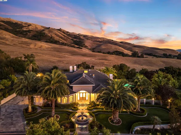 2765 Grapevine Ter, Fremont, CA 94539