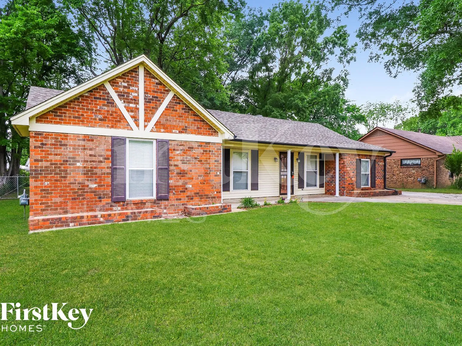 3 bed, 2.0 bath, 1609 sqft, $2,070 — Photo 2