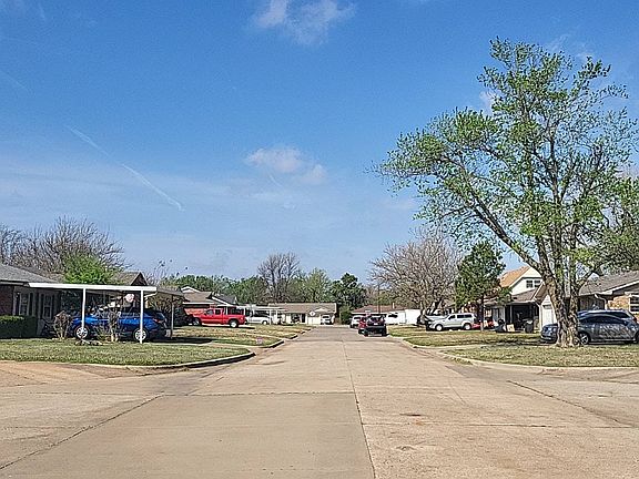 5th image of 715 Harmon Cir