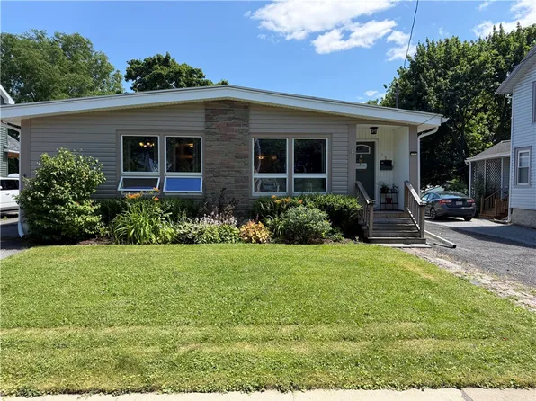 153 Gorham St, Canandaigua, NY 14424