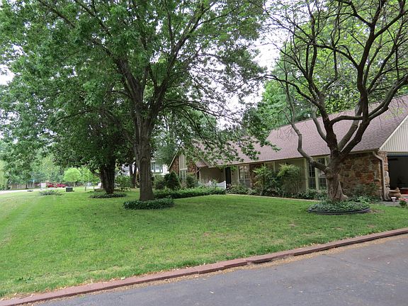 2nd image of 7414 S Dennis Blvd