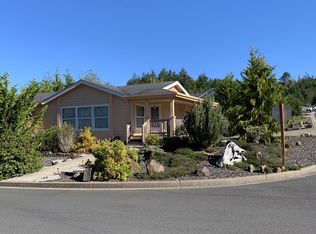 195 SE Whalesong Dr, Depoe Bay, OR