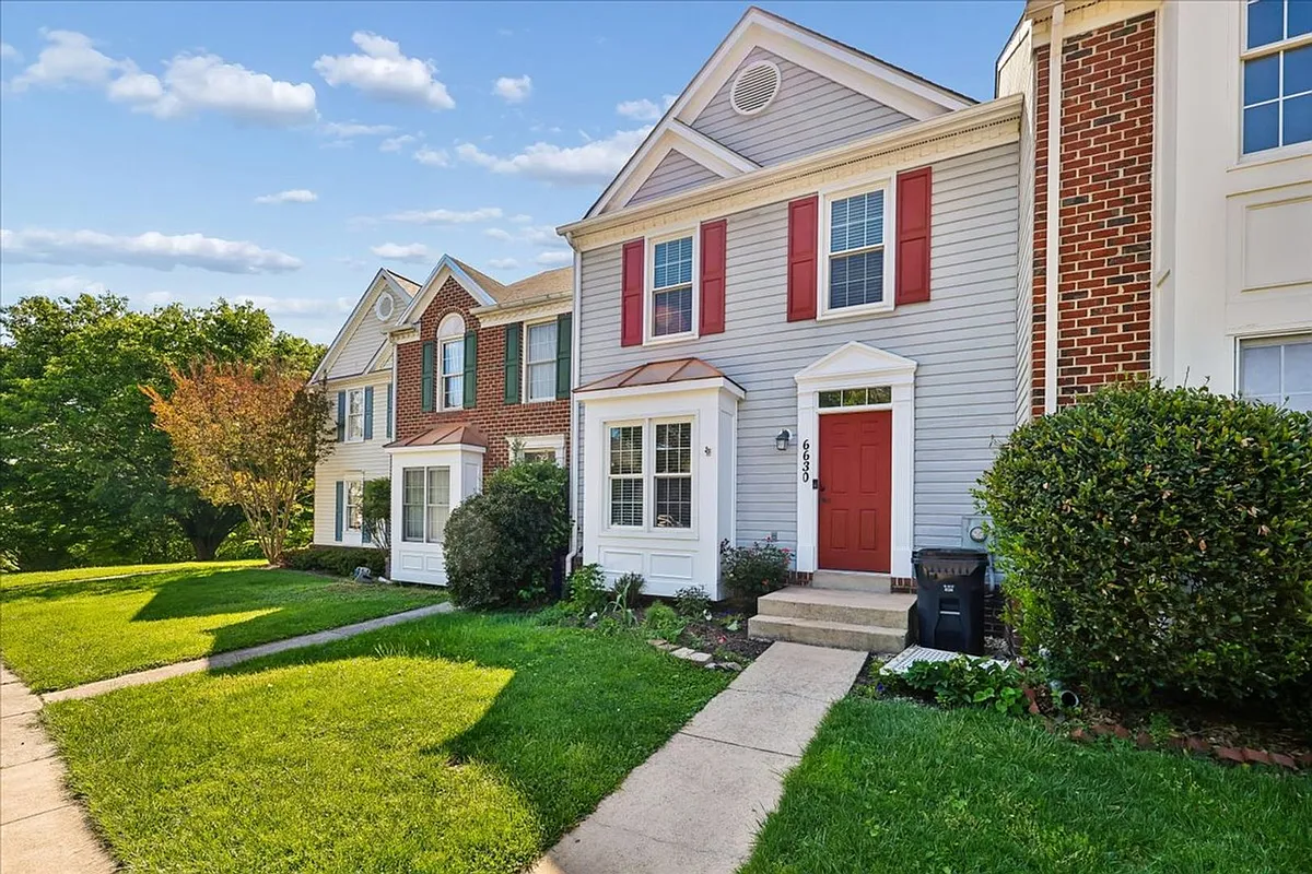 Building Photo - 6630 Commodore Ct