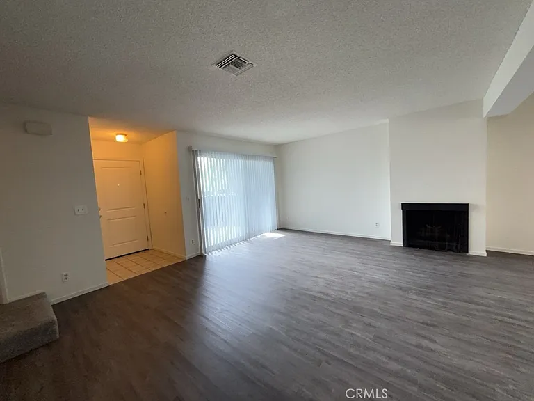 18550 Hatteras St #21 — Photo 2