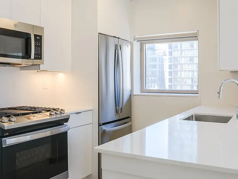 777 Avenue Of The Americas #27A — Photo 13