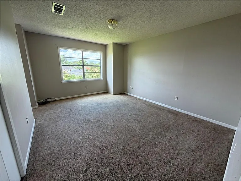 532 Oakwood Dr — Photo 10