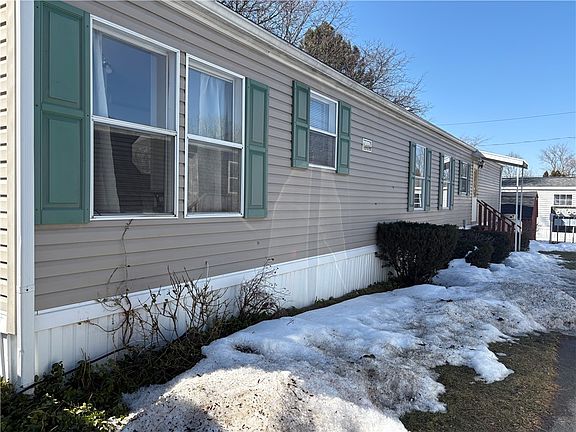 4th image of 2 Easy St