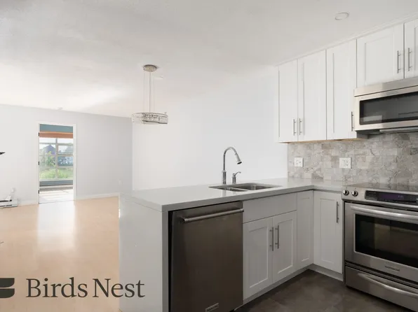 8989 Hudson St #409, Vancouver, BC V6P 6Y1