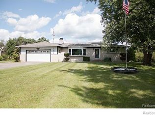 5675 Pinckney Rd, Howell, MI 48843