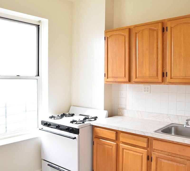 1st image of 1581 E 24th St APT 6D
