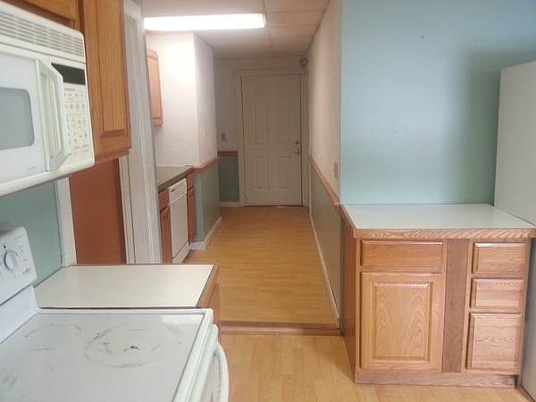 2nd image of 25 E Grove St