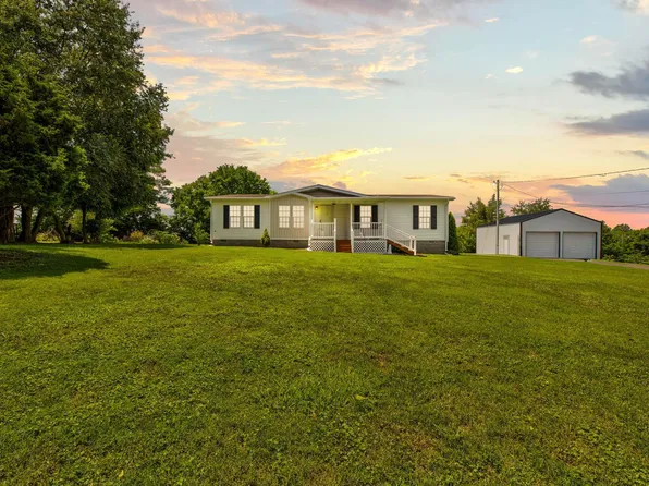 422 S Queen St, Mount Sterling, KY 40353