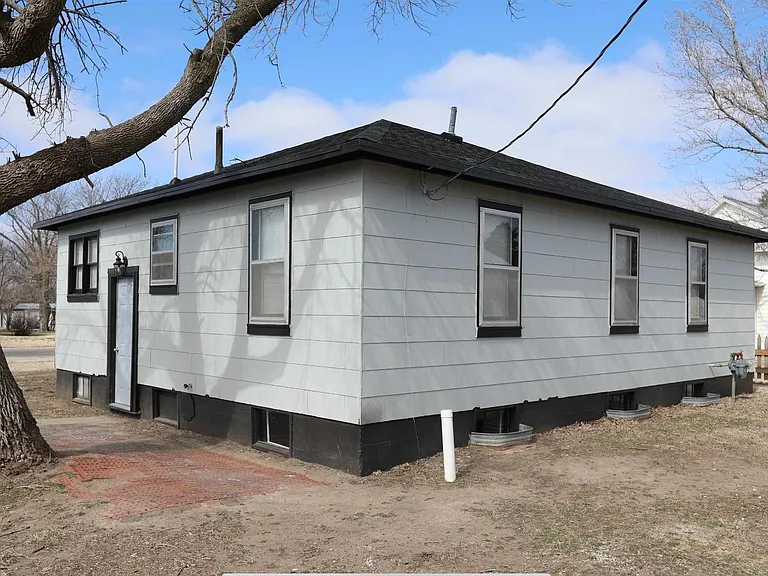 2107 Avenue D — Photo 25