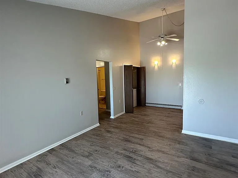 Sycamore Gardens Apartments — Photo 11