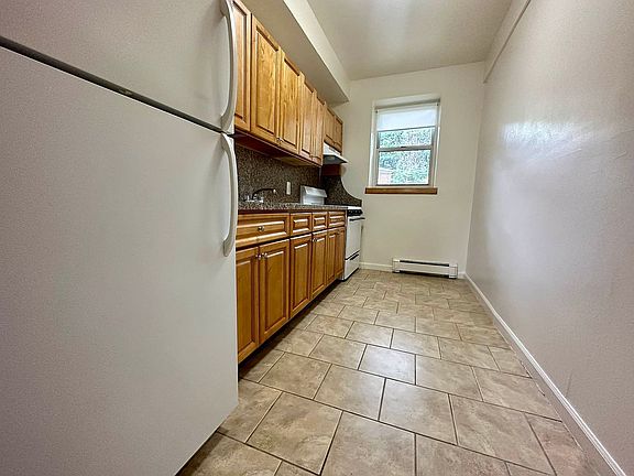 2nd image of 476 Howard Ave APT 2AA