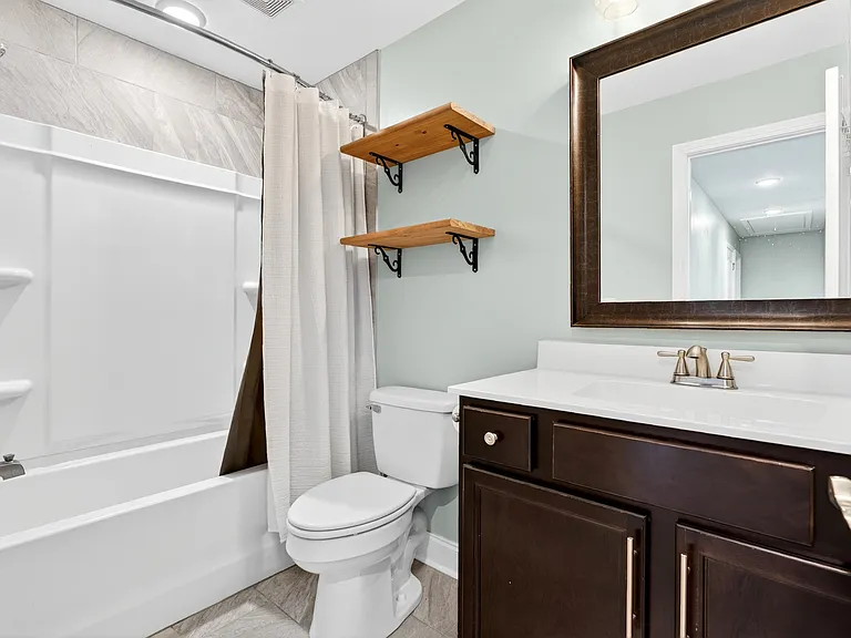 104 Woodtrace Ct — Photo 39