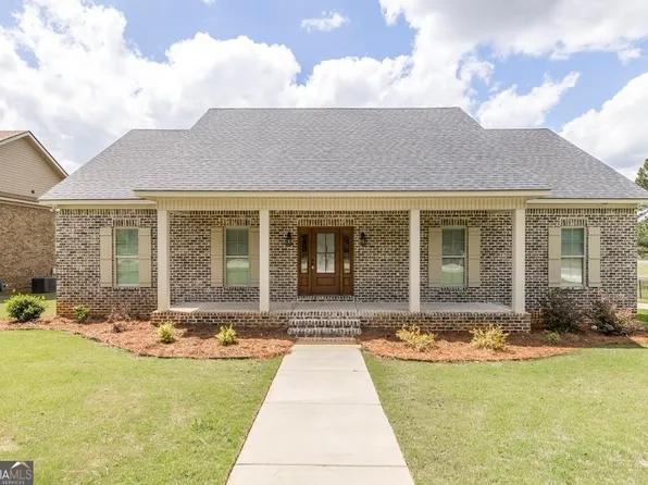 55 River Ridge Dr, Hawkinsville, GA 31036