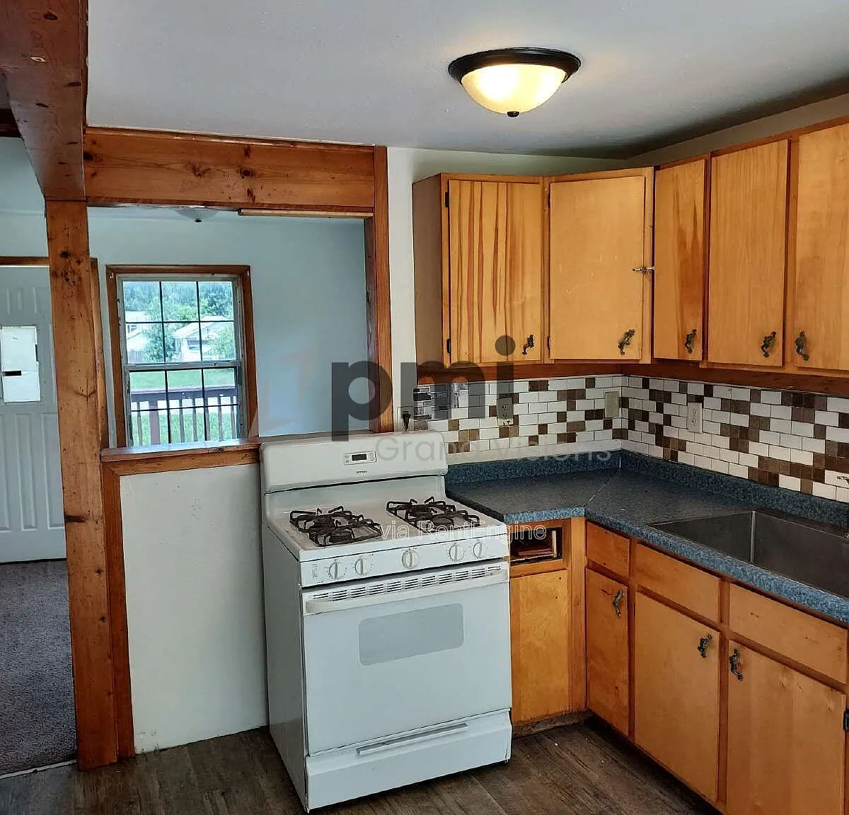1 bed, 1.0 bath, 480 sqft, $720 — Photo 2