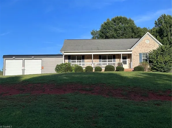 7584 Walking Stick Ln, Liberty, NC 27298