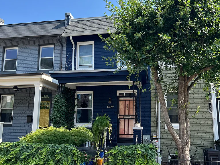 1429 Ives Pl SE — Photo 1