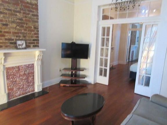 2nd image of 433 S Lopez St