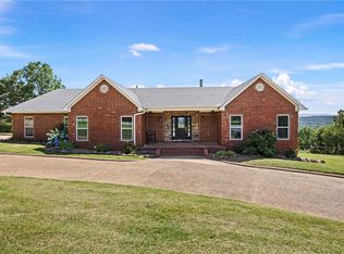 3268 Crow Mountain Rd, Russellville, AR 72802