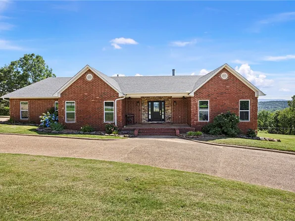 3268 Crow Mountain Rd, Russellville, AR 72802